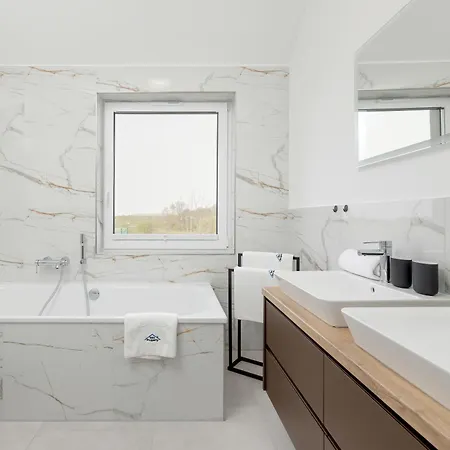 Sunny Hills - By Jantar