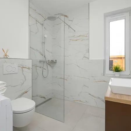 Sunny Hills - By Jantar Villa