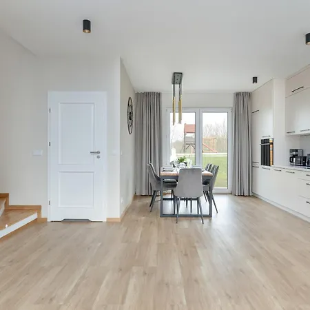 Sunny Hills - By Jantar